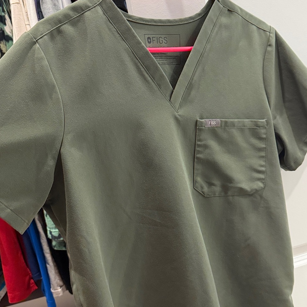 Figs Forest Green V-Neck Scrub Top- Catalina